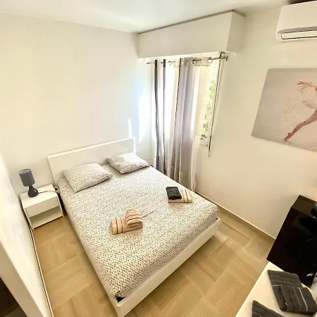 Cannes-passy - Très Beau Pour 4 Pers - Piscine Dans Résidence - Parking Privé - Jardin Appartamento
